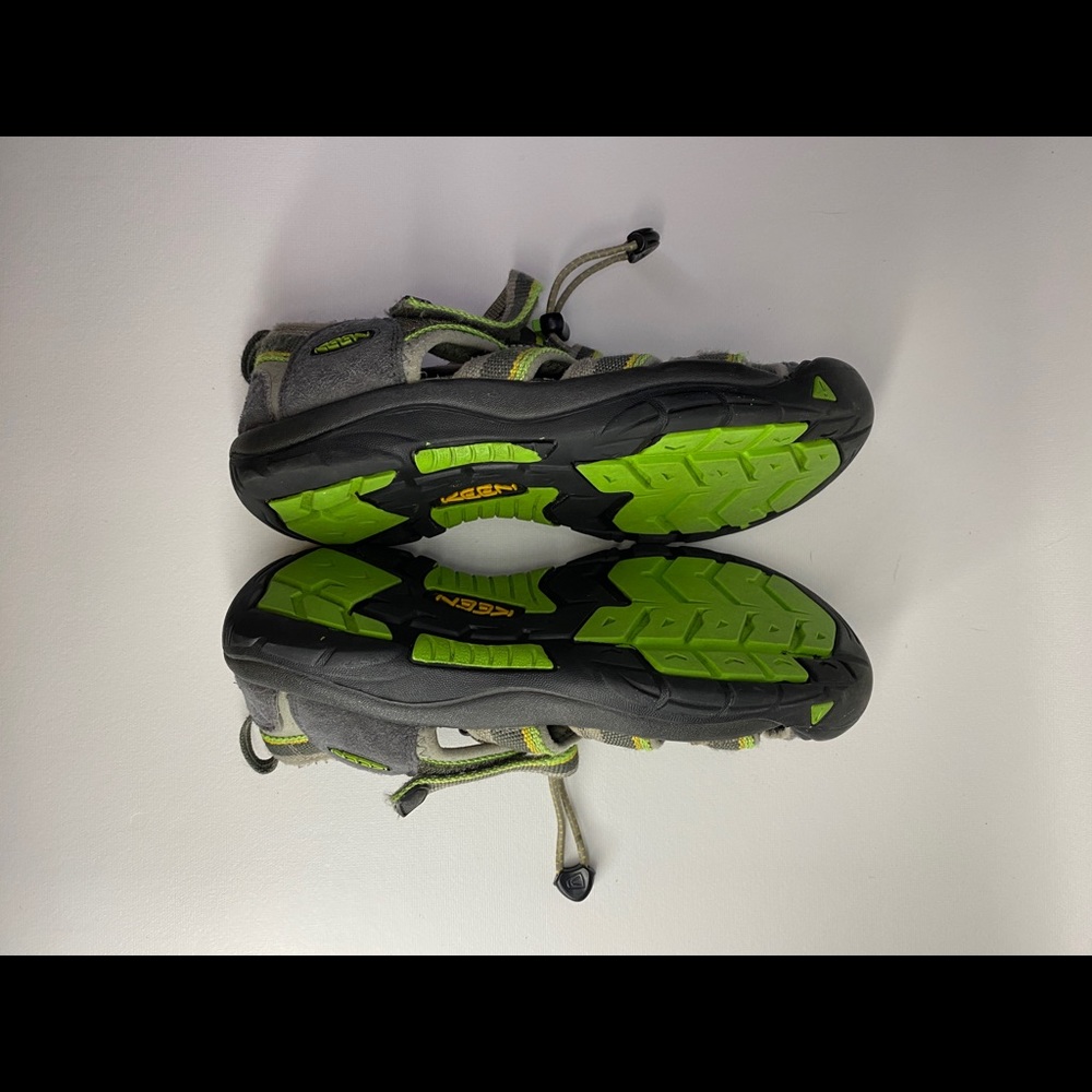 KEEN Newport H2 Waterproof Hiking Sandal Men’s Size US 5 Green,Black Grey - Picture 8 of 9